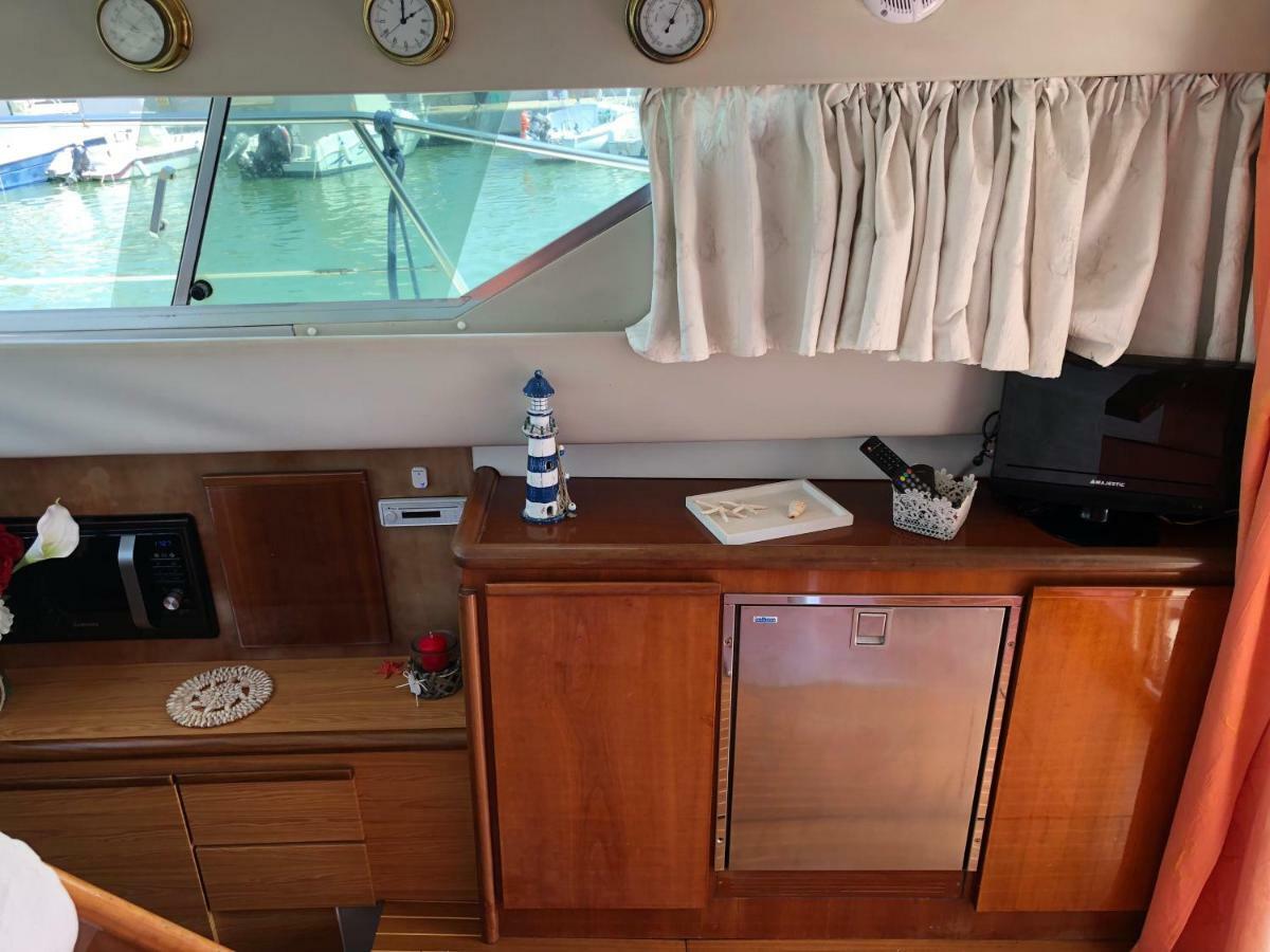 Yacht Suite Марина-ди-Гроссето Экстерьер фото